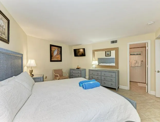 Sea Grape Inn 2- BEACHFRONT Property hotel detail image 2