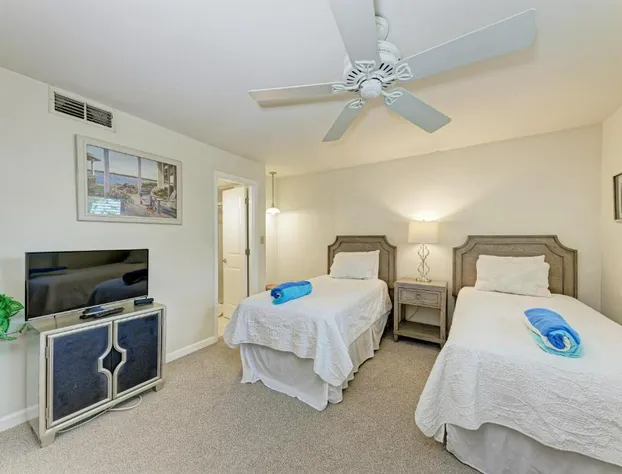 Sea Grape Inn 5- BEACHFRONT Property hotel detail image 4