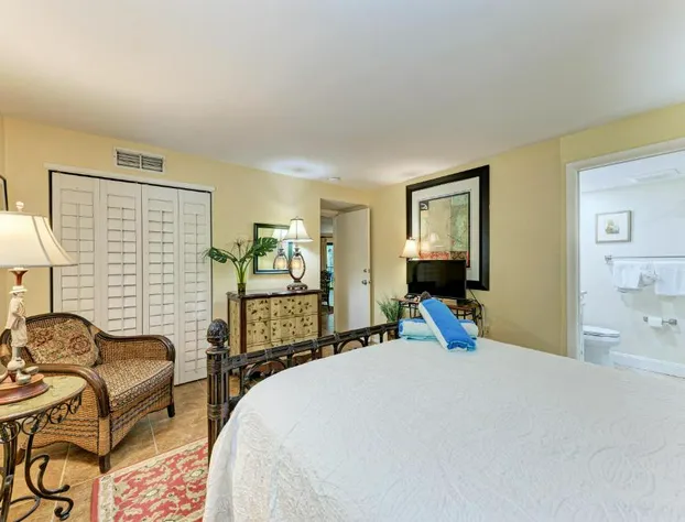 Sea Grape Inn 4- BEACHFRONT Property hotel detail image 4