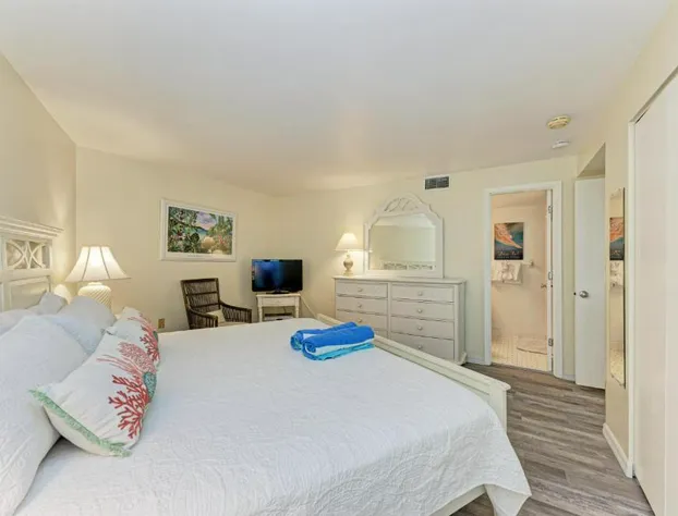 Sea Grape Inn 3 - BEACHFRONT Property hotel detail image 4