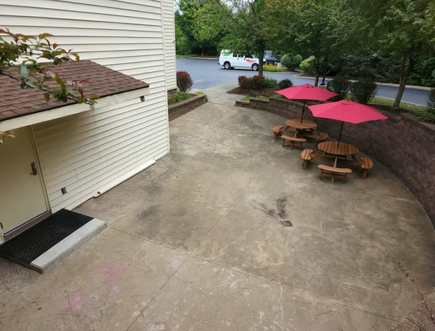 La Quinta Inn & Suites by Wyndham Lake George hotel detail image 4