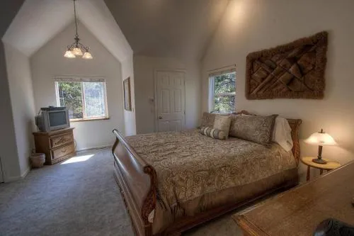 Sierra Mountain Lodge hotel detail image 3