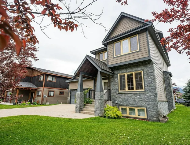 Aspen Lodge by Revelstoke Vacations hotel detail image 1