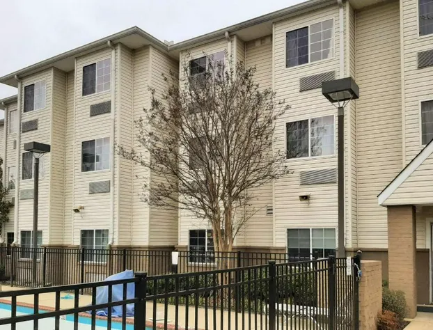 Starkville Inn & Suites hotel detail image 1