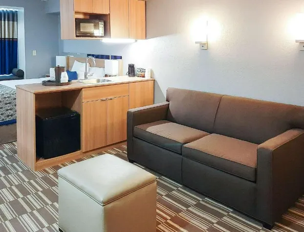 Starkville Inn & Suites hotel detail image 2