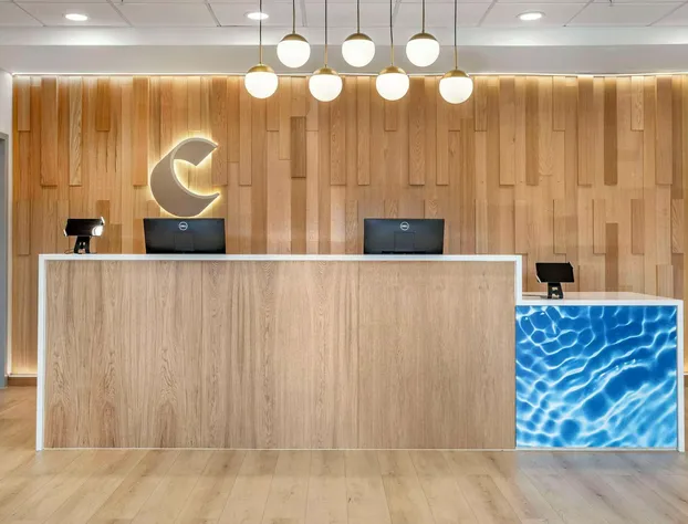 Comfort Inn & Suites Newark Liberty International Airport hotel detail image 3