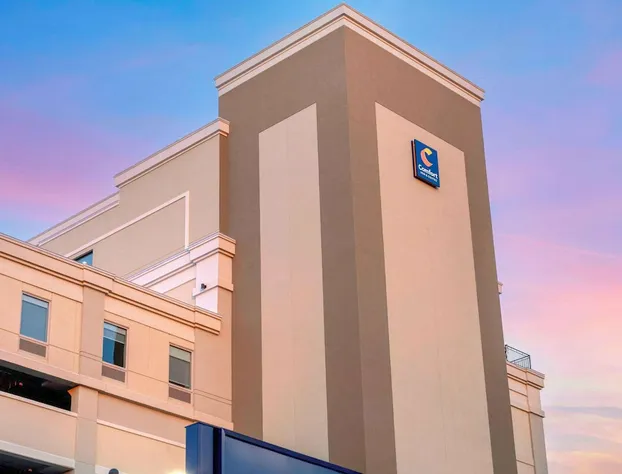 Comfort Inn & Suites Newark Liberty International Airport hotel detail image 1