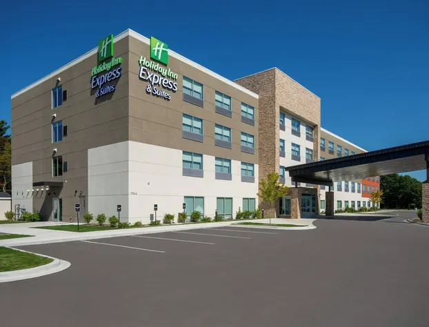 Holiday Inn Express & Suites Muskegon - Grand Haven by IHG hotel detail image 1