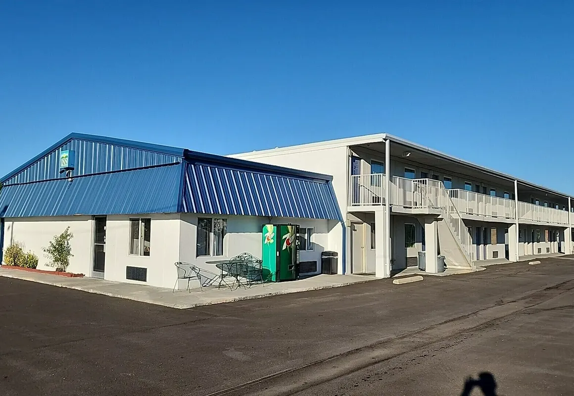 Country Yard Inn and Suite hotel hero