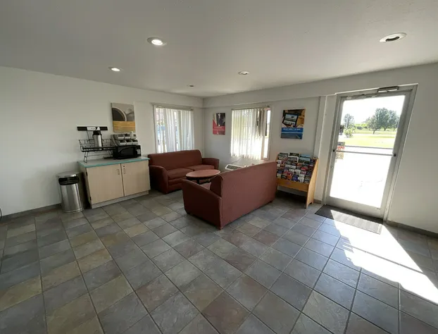 Country Yard Inn and Suite hotel detail image 1