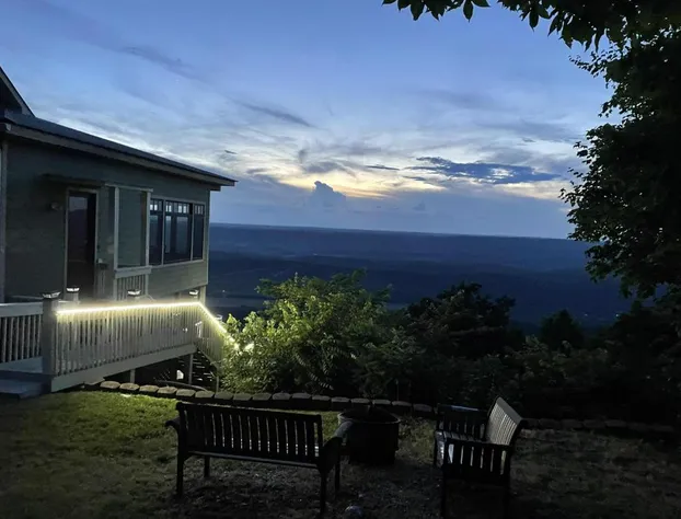Suite Lookout At The Mentone Mountain View Inn hotel detail image 4