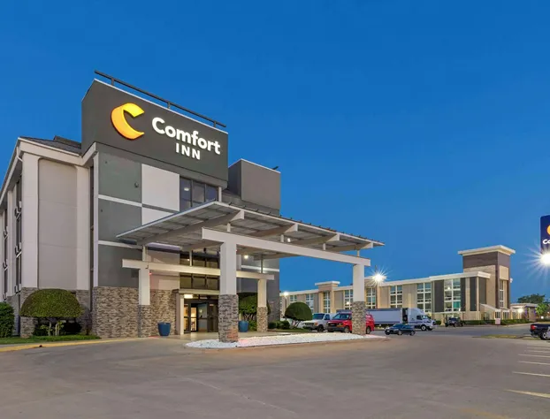 Comfort Inn Dallas North Love Field Airport hotel detail image 1
