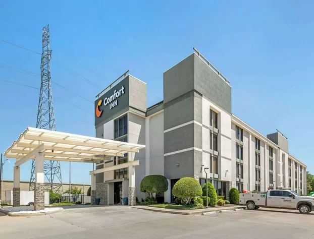 Comfort Inn Dallas North Love Field Airport hotel detail image 2