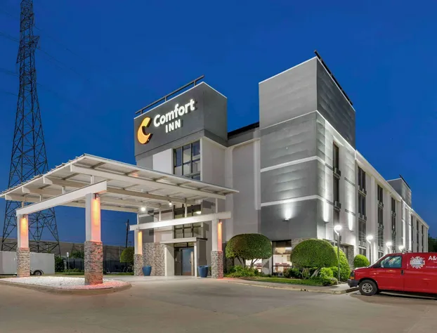 Comfort Inn Dallas North Love Field Airport hotel detail image 4