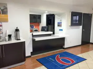 Motel 6 Kingsland I-95 Ultra Sparkling - Indoor Non Smoking Hotel - New Robotic Massage Center - 24 Hour Coffee Bar - Chiropractor Approved Beds - Book Today And Save - 100 Percent Satisfaction Guarantee - hotel hero