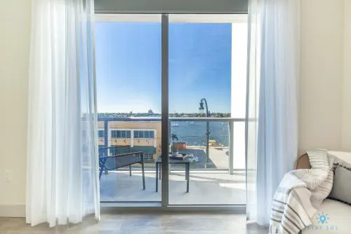 5Beachfront Resort Front Bay View Balcony Enjoy Sunsets hotel detail image 3