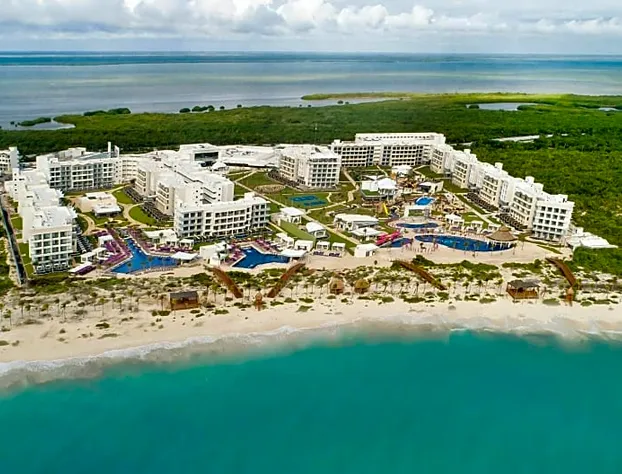 Planet Hollywood Cancun, An Autograph Collection All-Inclusive Resort hotel detail image 1