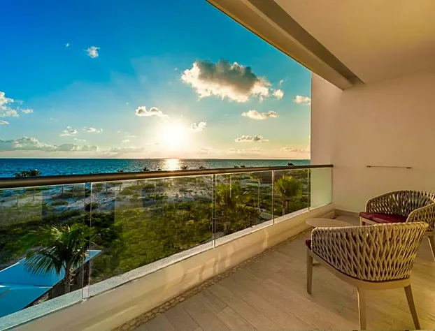 Planet Hollywood Cancun, An Autograph Collection All-Inclusive Resort hotel detail image 2