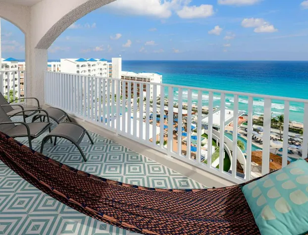 Hilton Cancun Mar Caribe All-Inclusive Resort hotel detail image 4