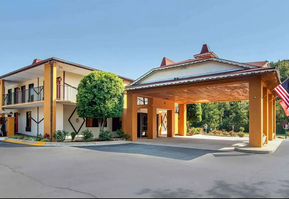 Days Inn By Wyndham Helen hotel hero