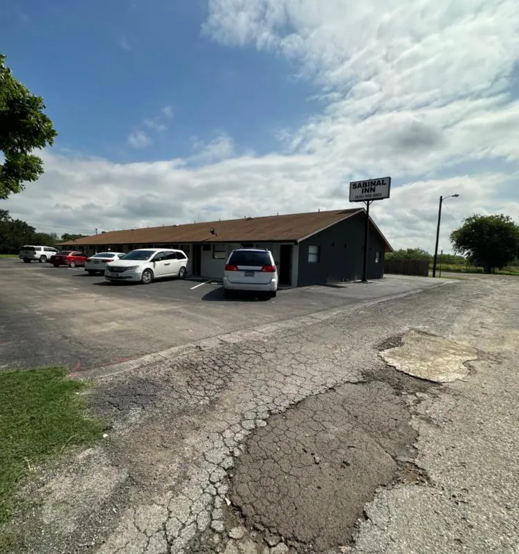 Sabinal Inn hotel hero