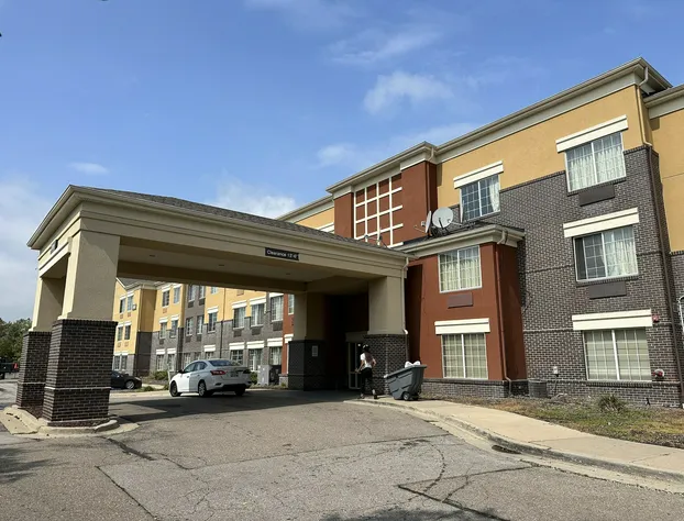 HomeTowne Studios by Red Roof Southfield hotel detail image 2