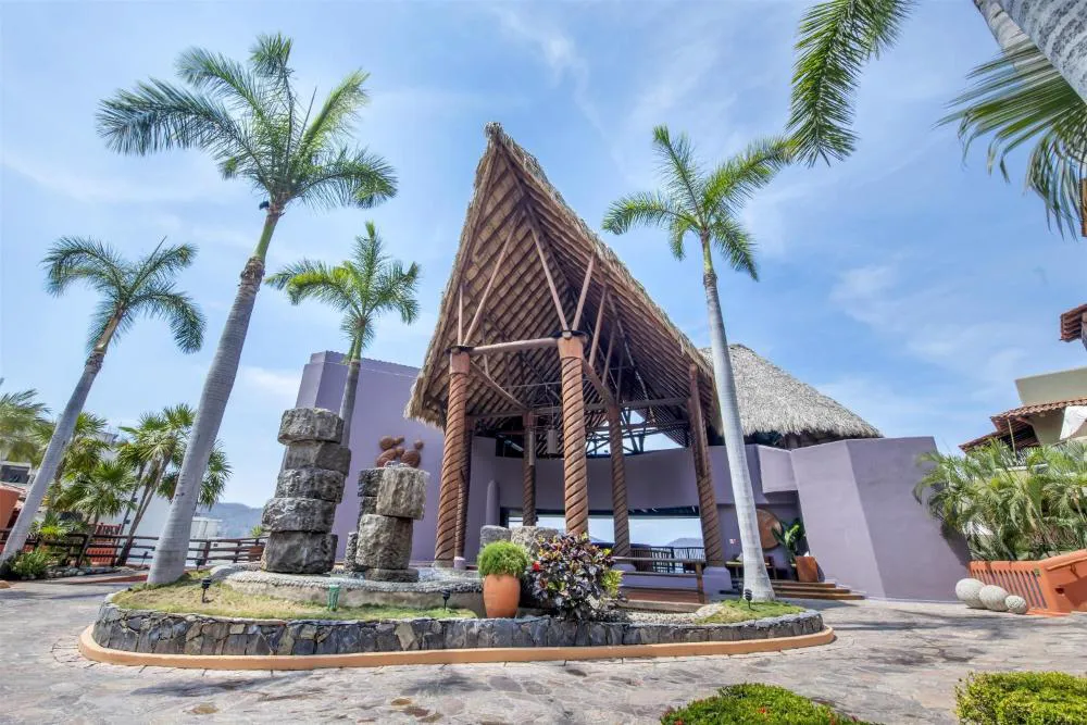 Hilton Grand Vacations Club Zihuatanejo hotel hero