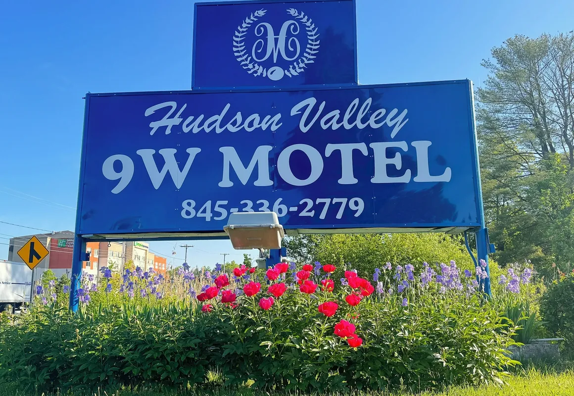 Hudson Valley 9w Motel hotel hero