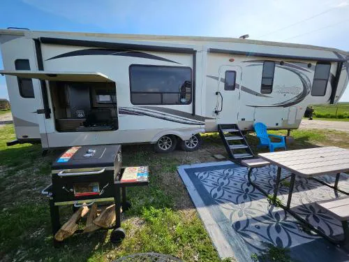 Haileys Beach-n-Bay RV Resort hotel detail image 4