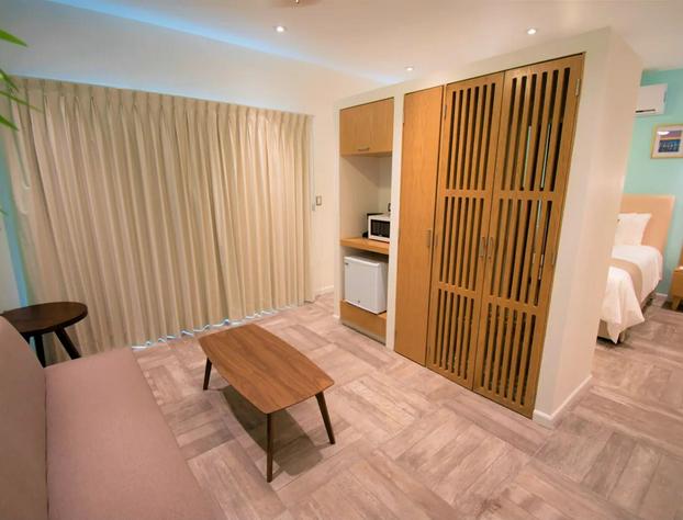 Bartolome Oceanfront Suites hotel detail image 4