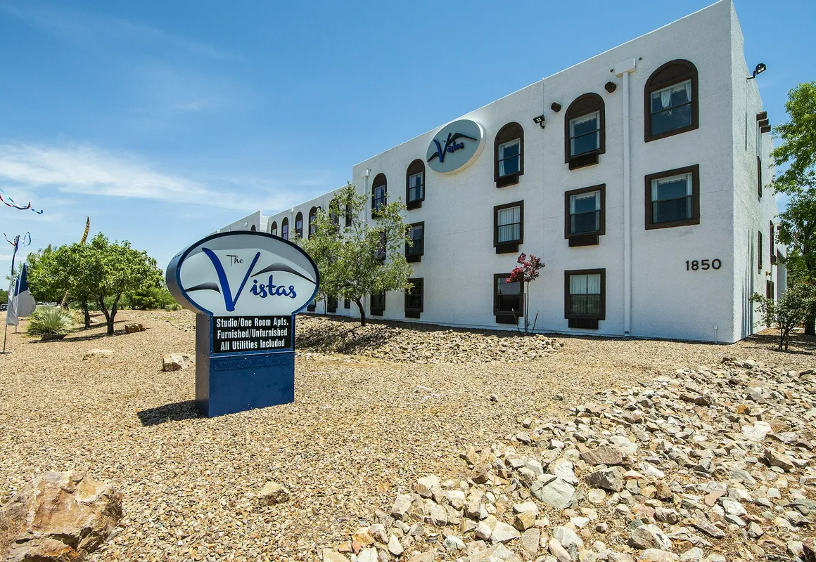 The Vistas hotel hero