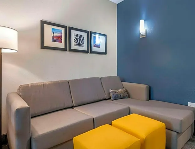 Comfort Inn & Suites Jacksonville - Orange Park Near Naval Air Station hotel detail image 2