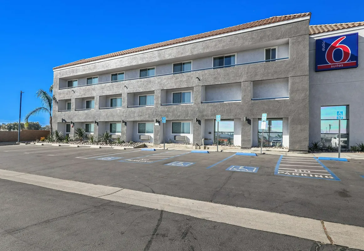 Studio 6 Suites Perris, CA hotel hero