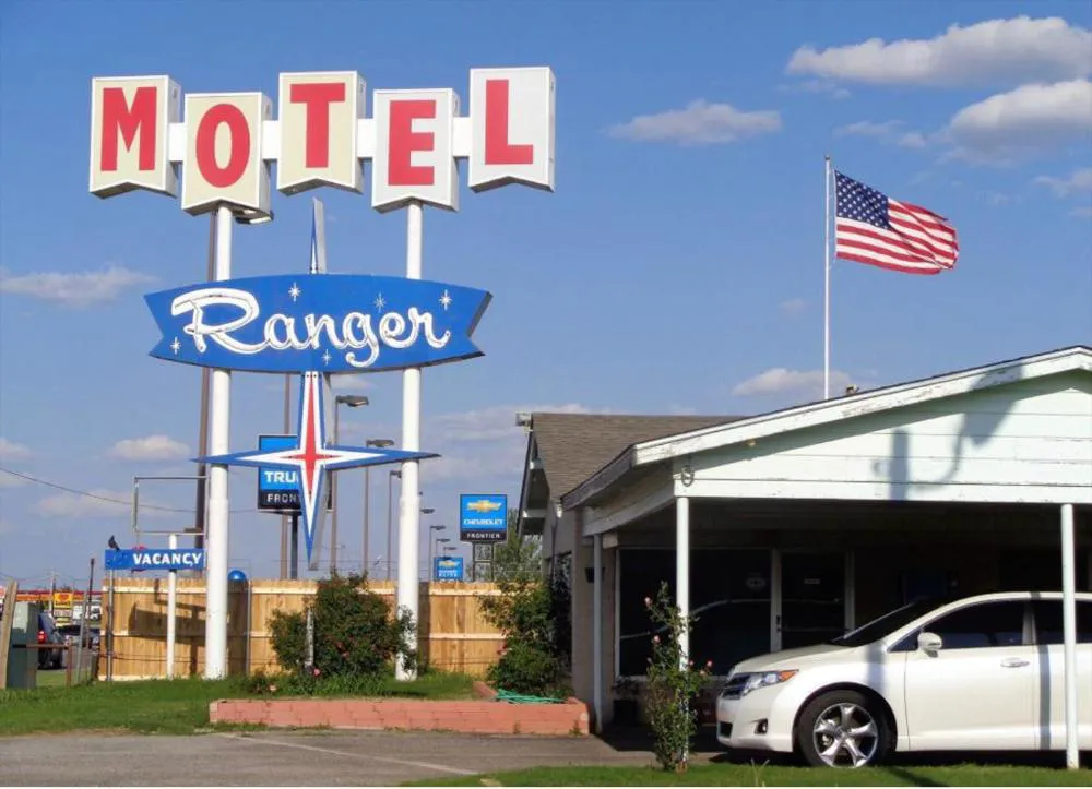 Ranger Motel hotel hero