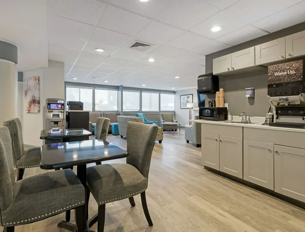 Clarion Hotel & Suites BWI Airport North hotel detail image 4