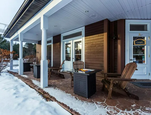 Le 900 Tremblant Inn Cafe and Bistro hotel detail image 1