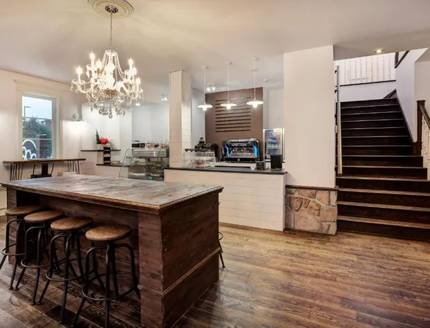 Le 900 Tremblant Inn Cafe and Bistro hotel detail image 3