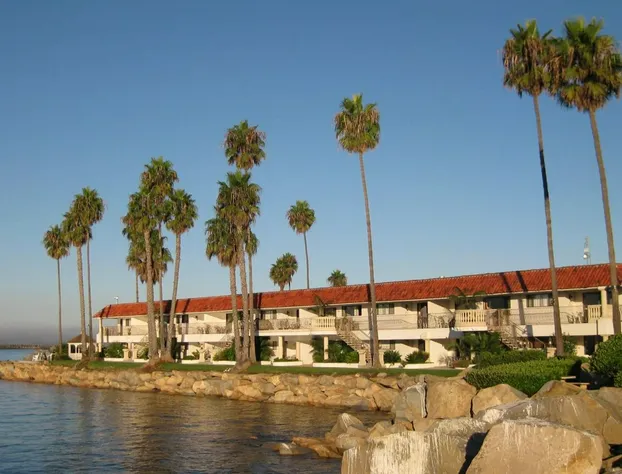 Oceanside Marina Suites hotel detail image 2
