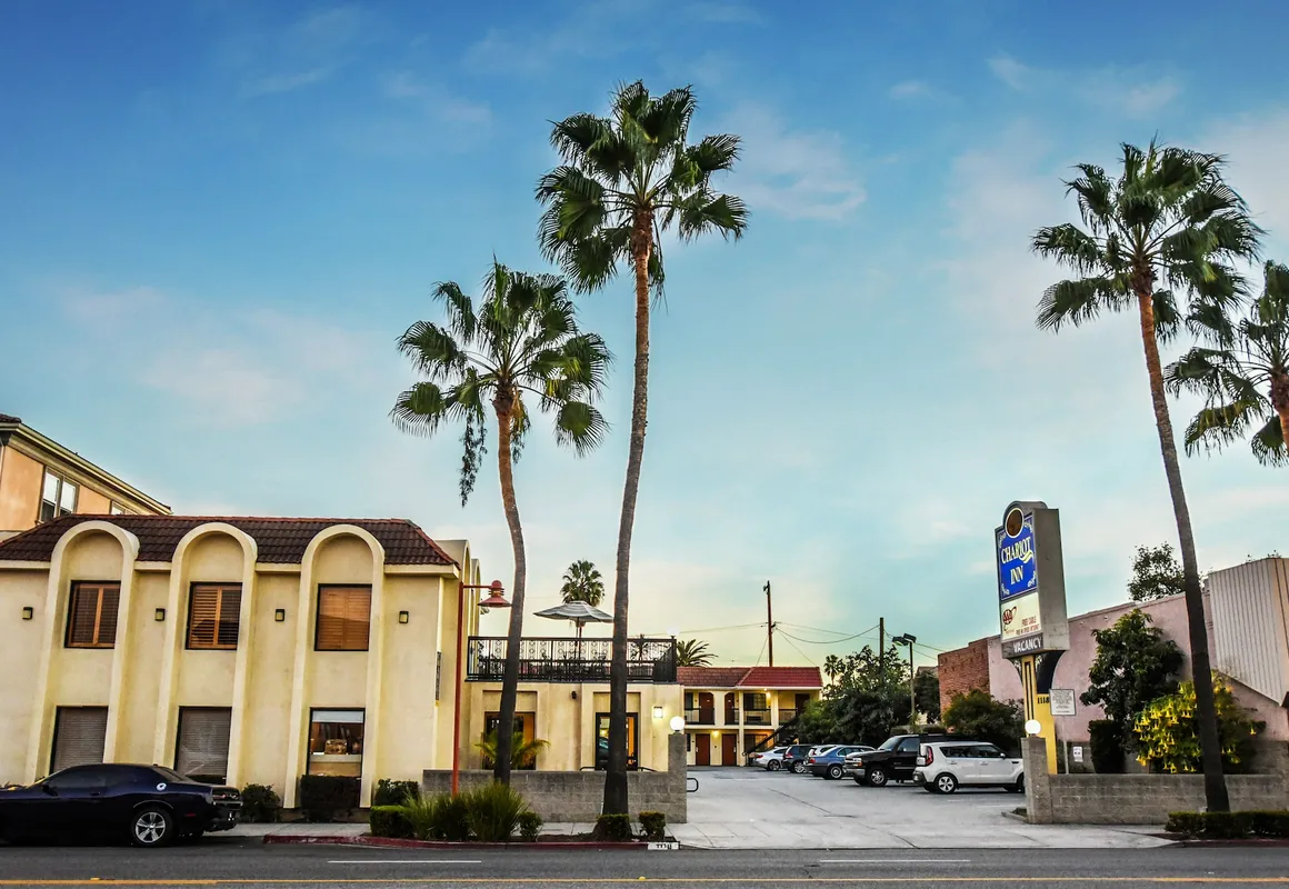 Chariot Inn Glendale Pasadena hotel hero