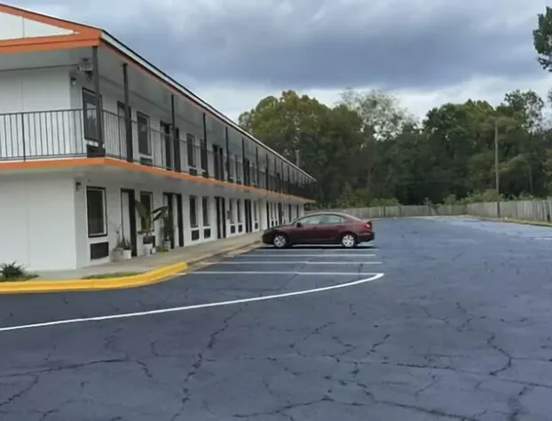 Luxury Inn hotel detail image 1