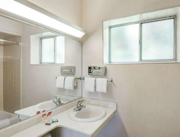 Budget Inn Natick hotel detail image 4