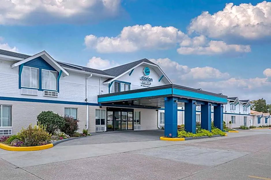 Clarion Pointe hotel hero