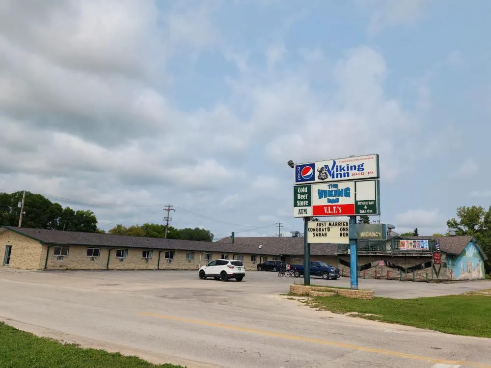 Viking Inn hotel hero