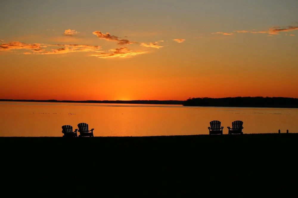 Spectacular Top Floor Deluxe Suite With Beautiful View & More! hotel hero