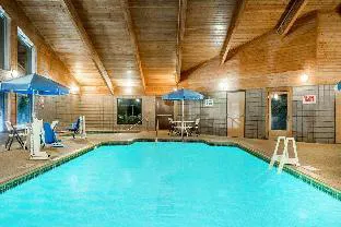 Days Inn Moose Lake hotel hero