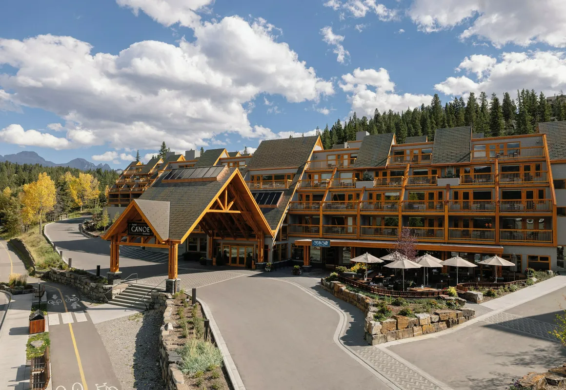 Hotel Canoe and Suites hotel hero