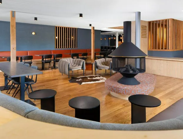 Rhode's Motor Lodge hotel detail image 3