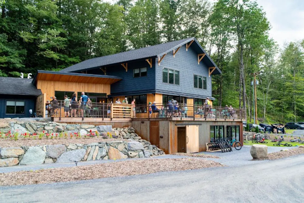 Madbush Falls hotel hero