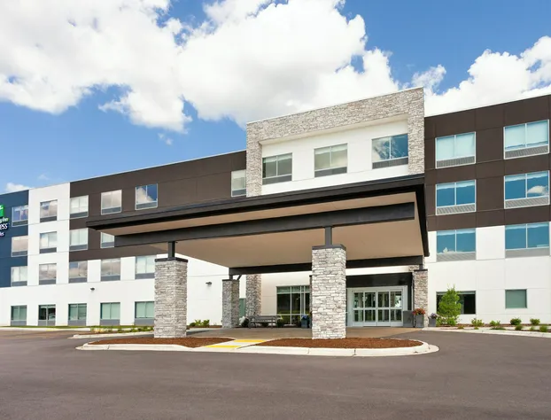 Holiday Inn Express & Suites Reedsburg - Dells Area by IHG hotel detail image 1