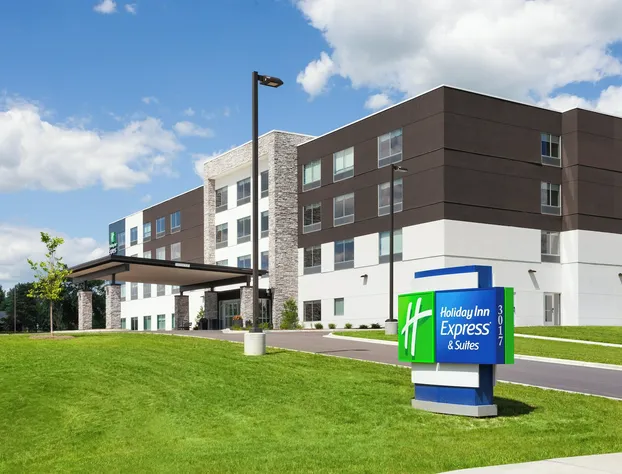 Holiday Inn Express & Suites Reedsburg - Dells Area by IHG hotel detail image 2